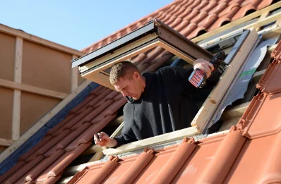 Pose de fenêtres de toit Velux à Falck
